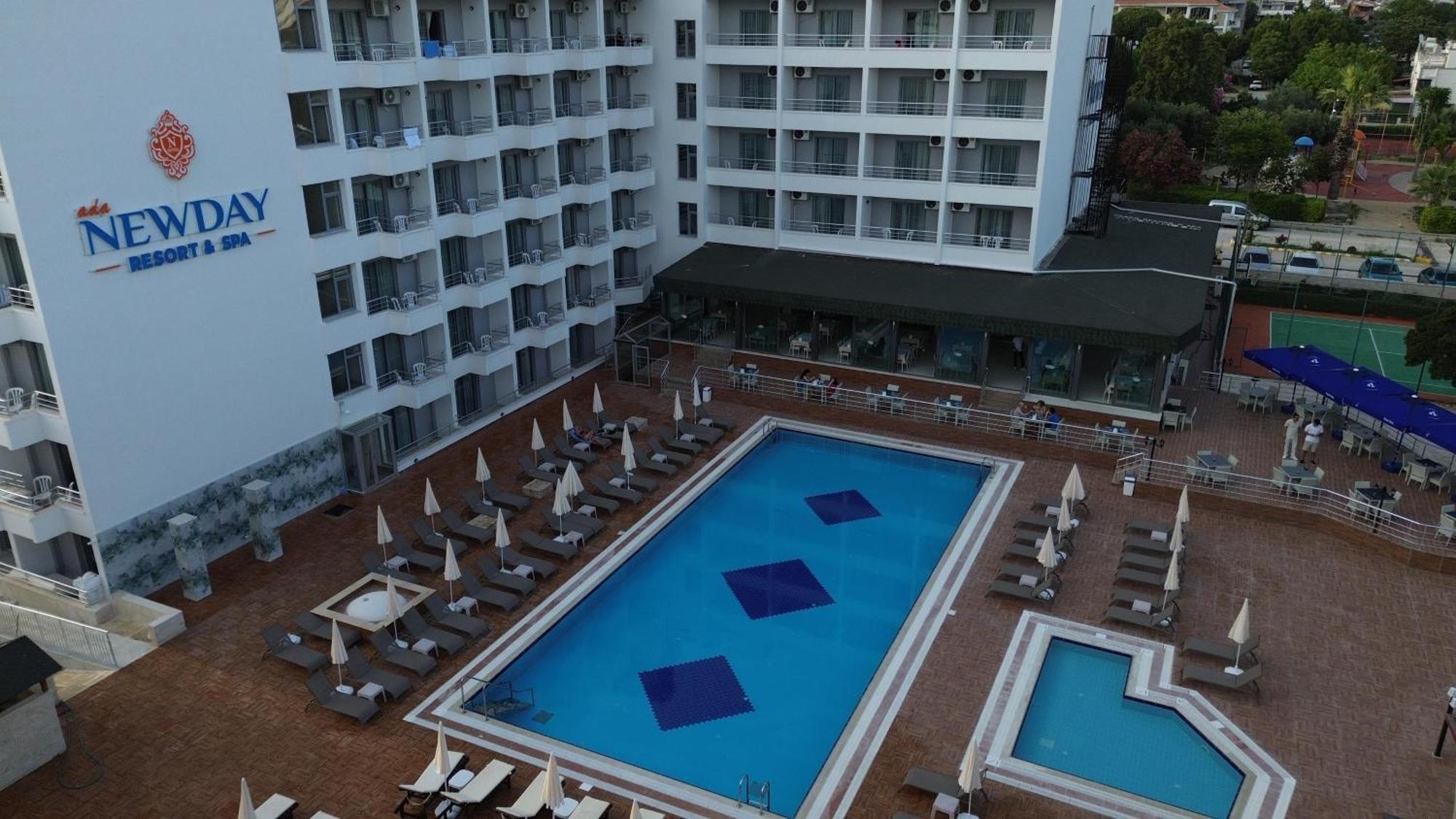 קוסדסי Ada Newday Resort Hotel מראה חיצוני תמונה